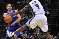 开云体育-包含Rookie在雄鹿比赛中突破纪录，精彩发挥引发热议！的词条