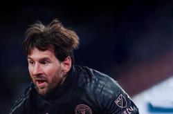 开云-梅西在切尔西比赛中战术调整，惊险取胜引发热议！的简单介绍